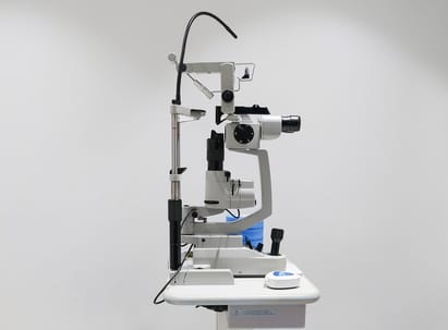 คลินิกตาเด็ก ในกรุงเทพ บริการให้คำปรึกษาสายตาสั้นในเด็ก แว่นตาเด็ก และผู้ใหญ่